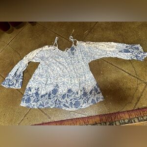 Nostalgia XL bare off shoulder long sleeve blouse w/lace & adjust